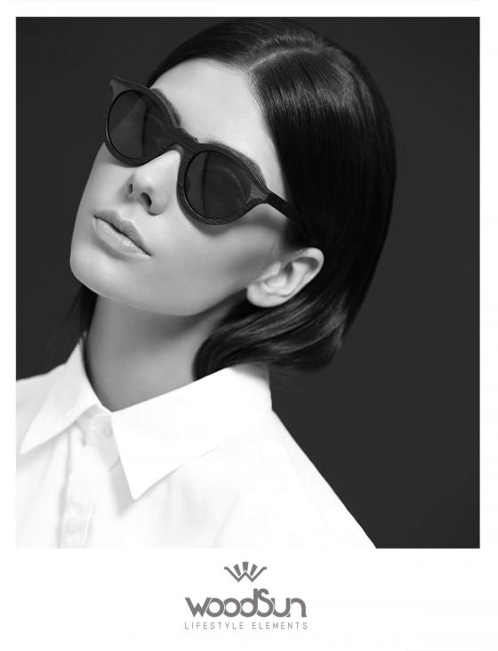 Фотосессия девушка в очках для бренда woodSun by Evgeny Fist
