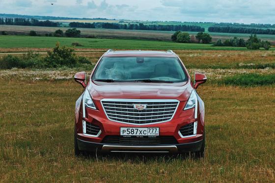Фото Cadillac XT5 вид спереди