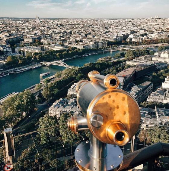 Смотровая площадка на Эйфелевой башне в Париже
